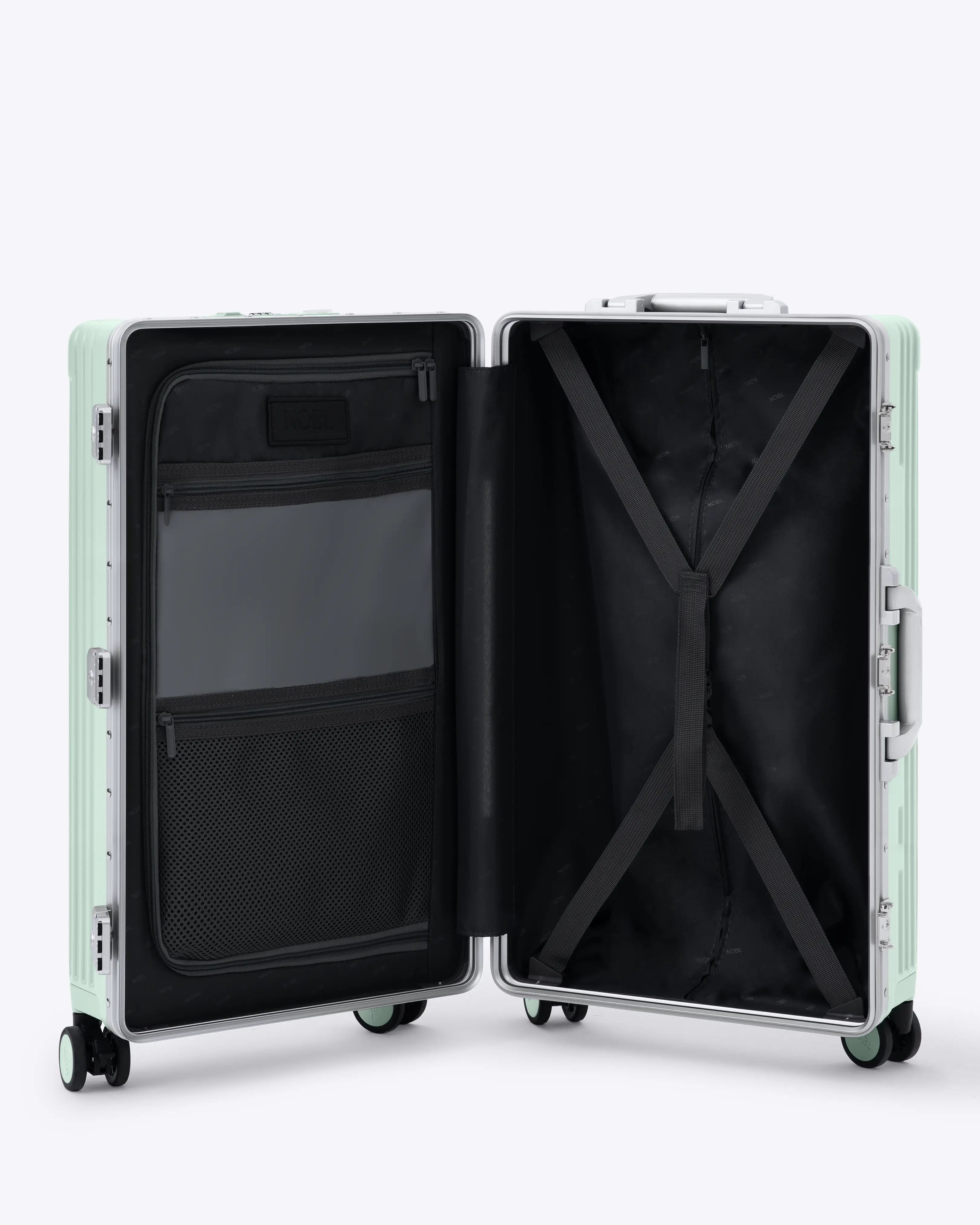 Check-In: All-In-One 28"