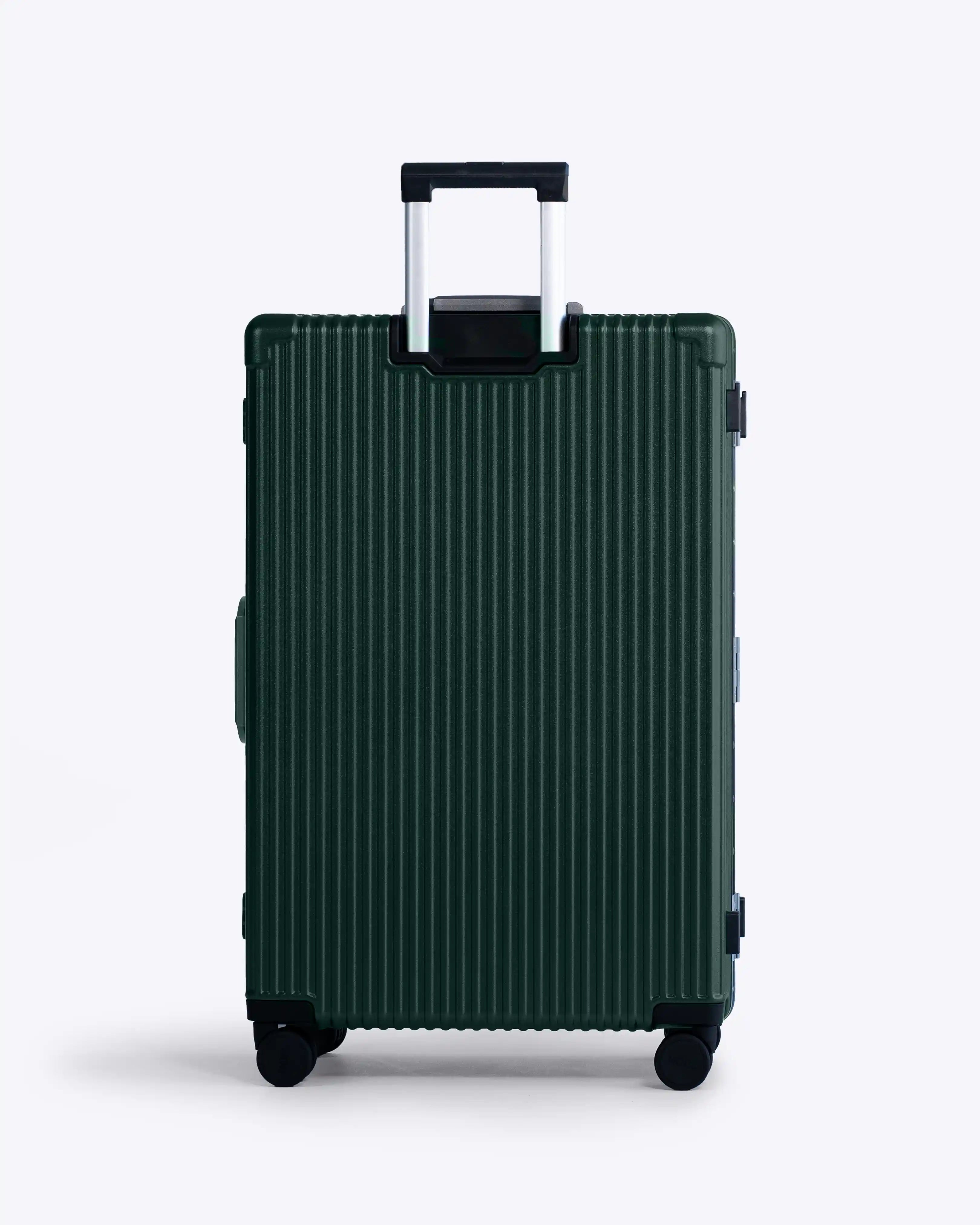 Check-In: All-In-One 28"