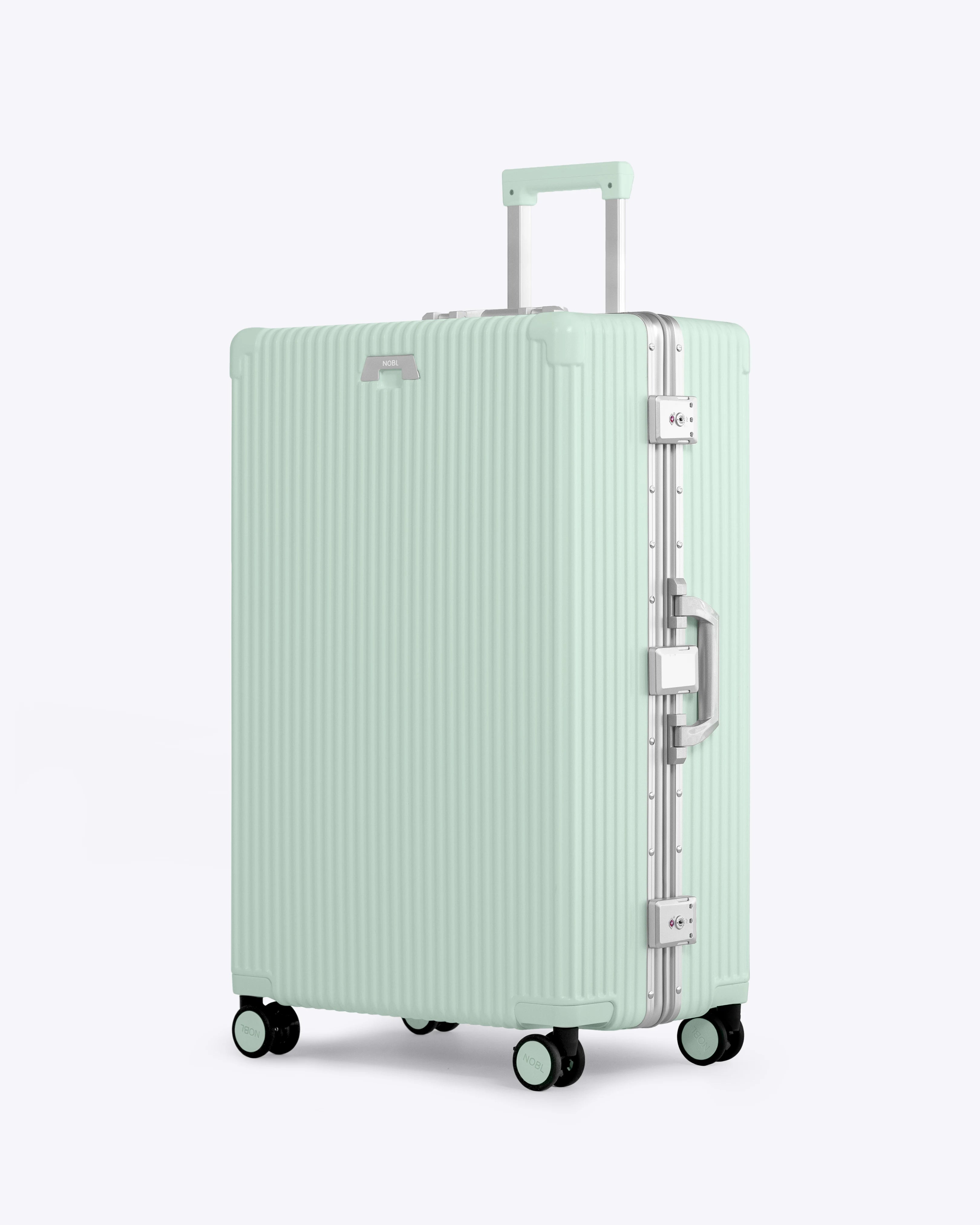 Check-In: All-In-One 28"