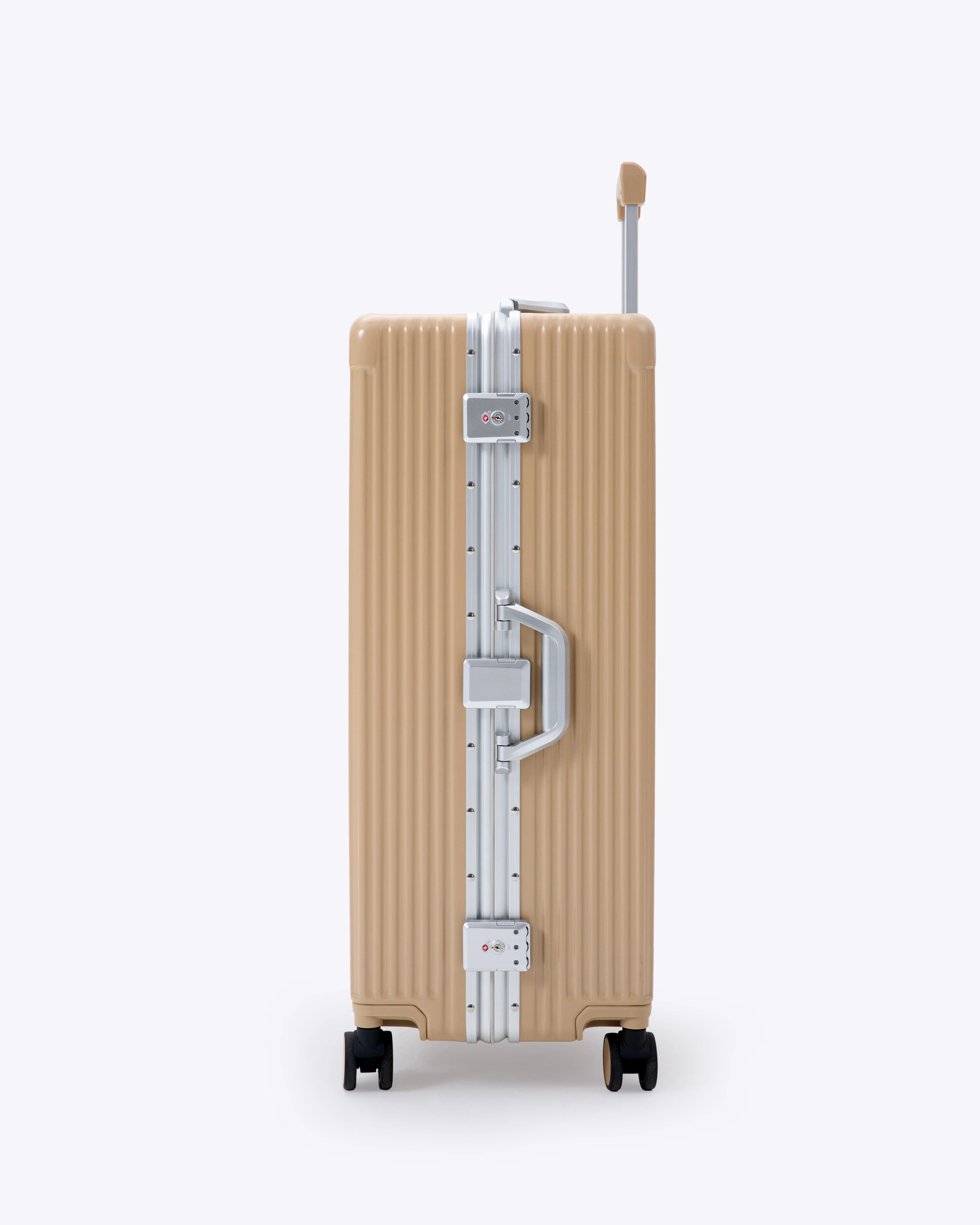 Check-In: All-In-One 28"