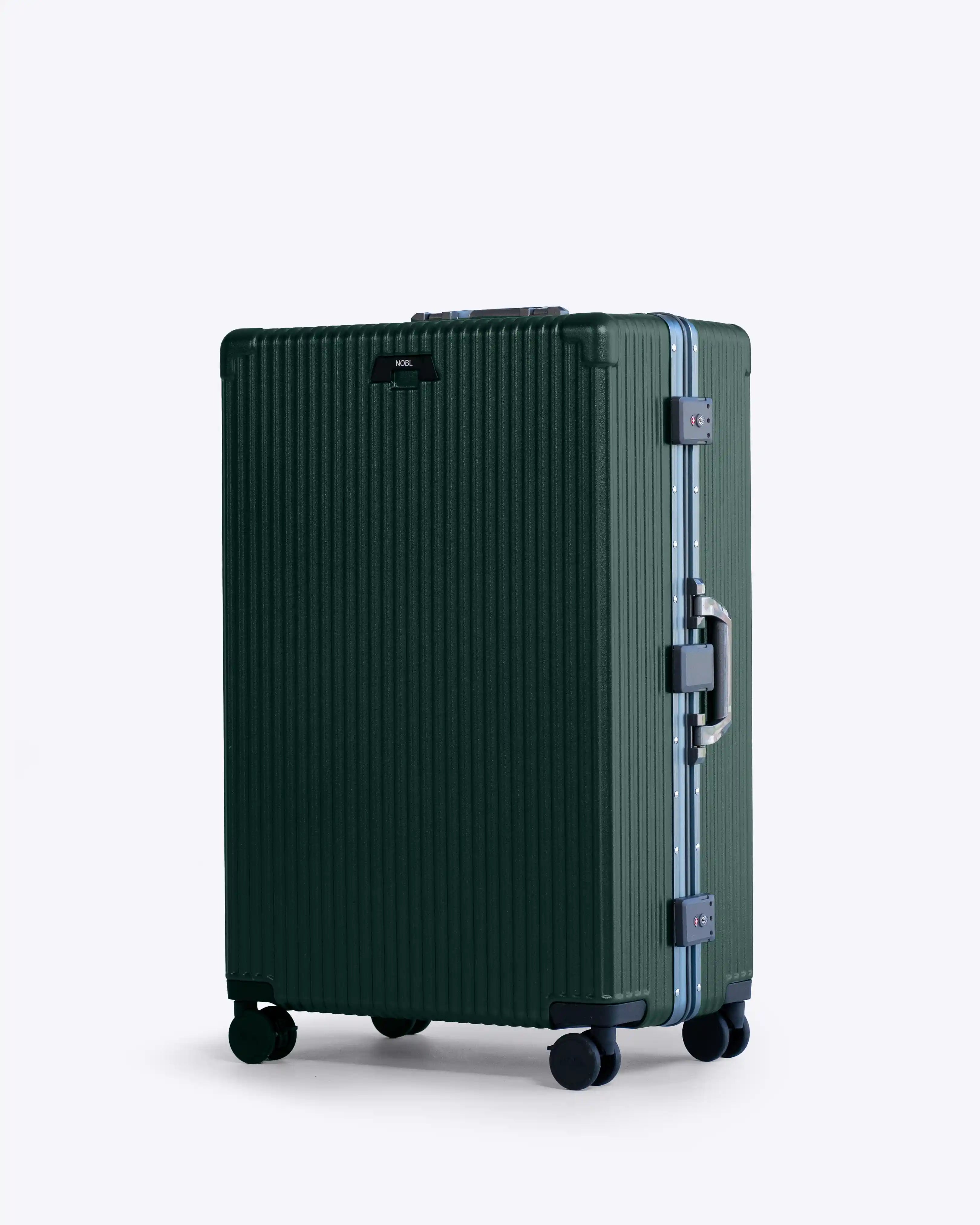 Check-In: All-In-One 28"