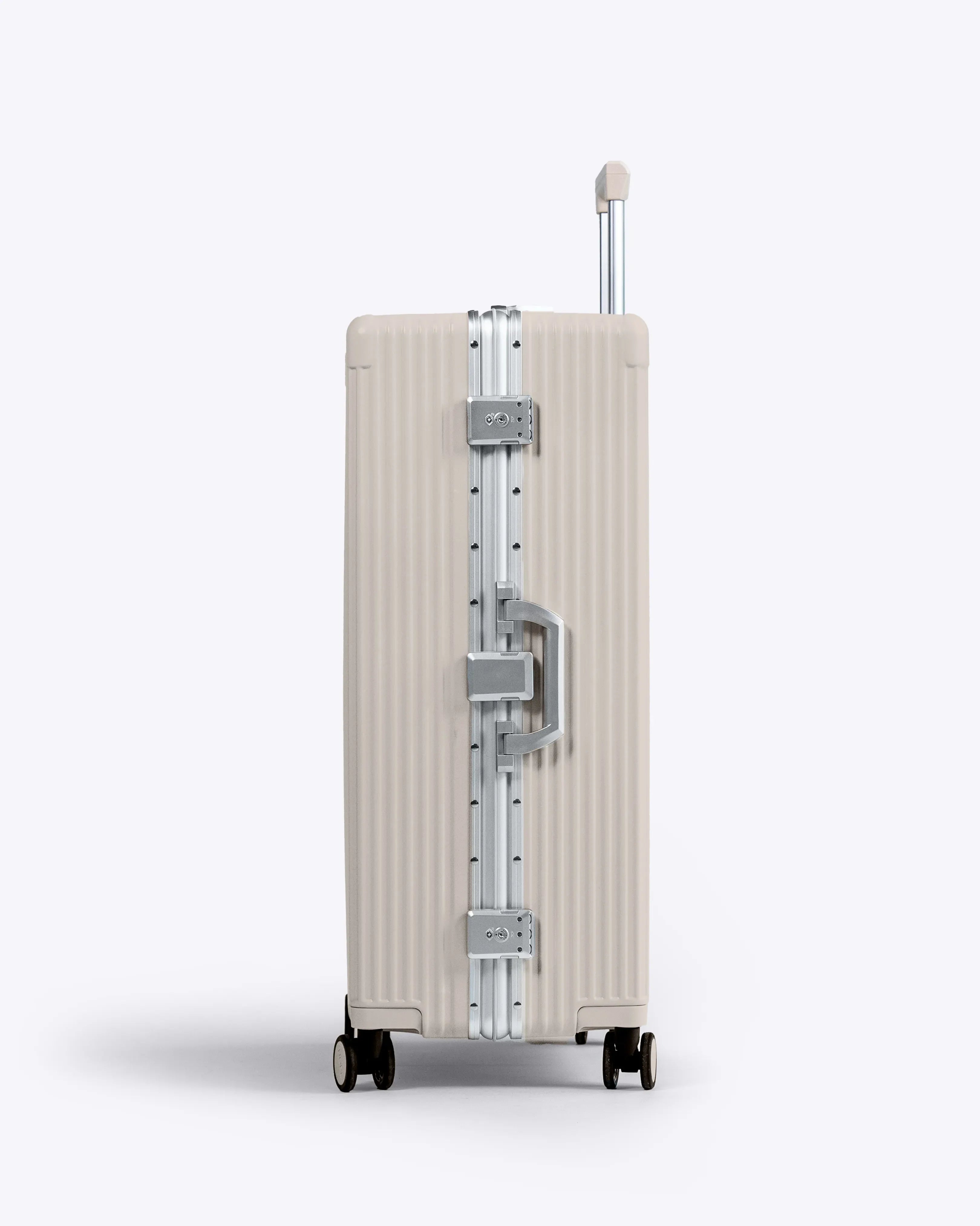 Check-In: All-In-One 28"