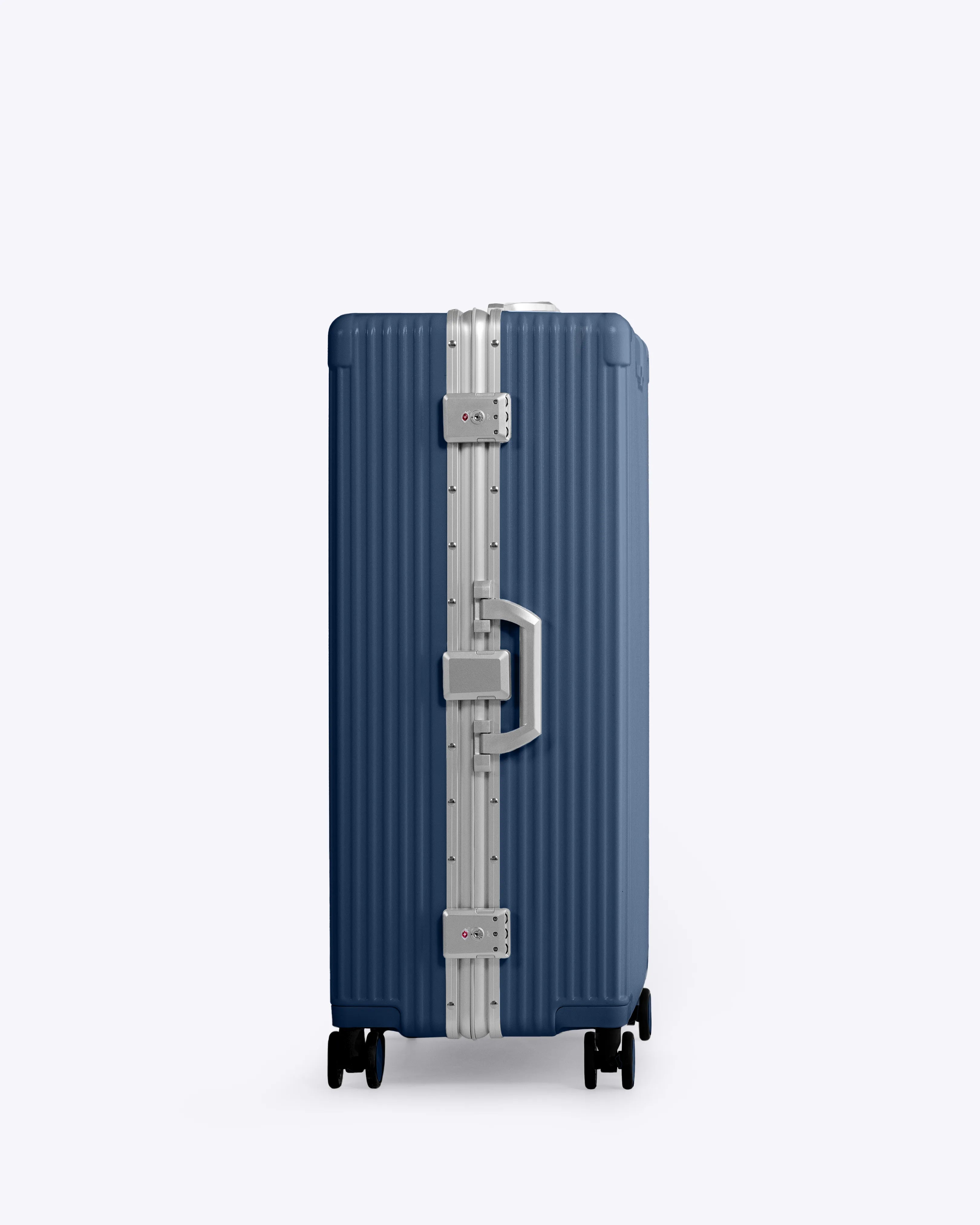 Check-In: All-In-One 28"