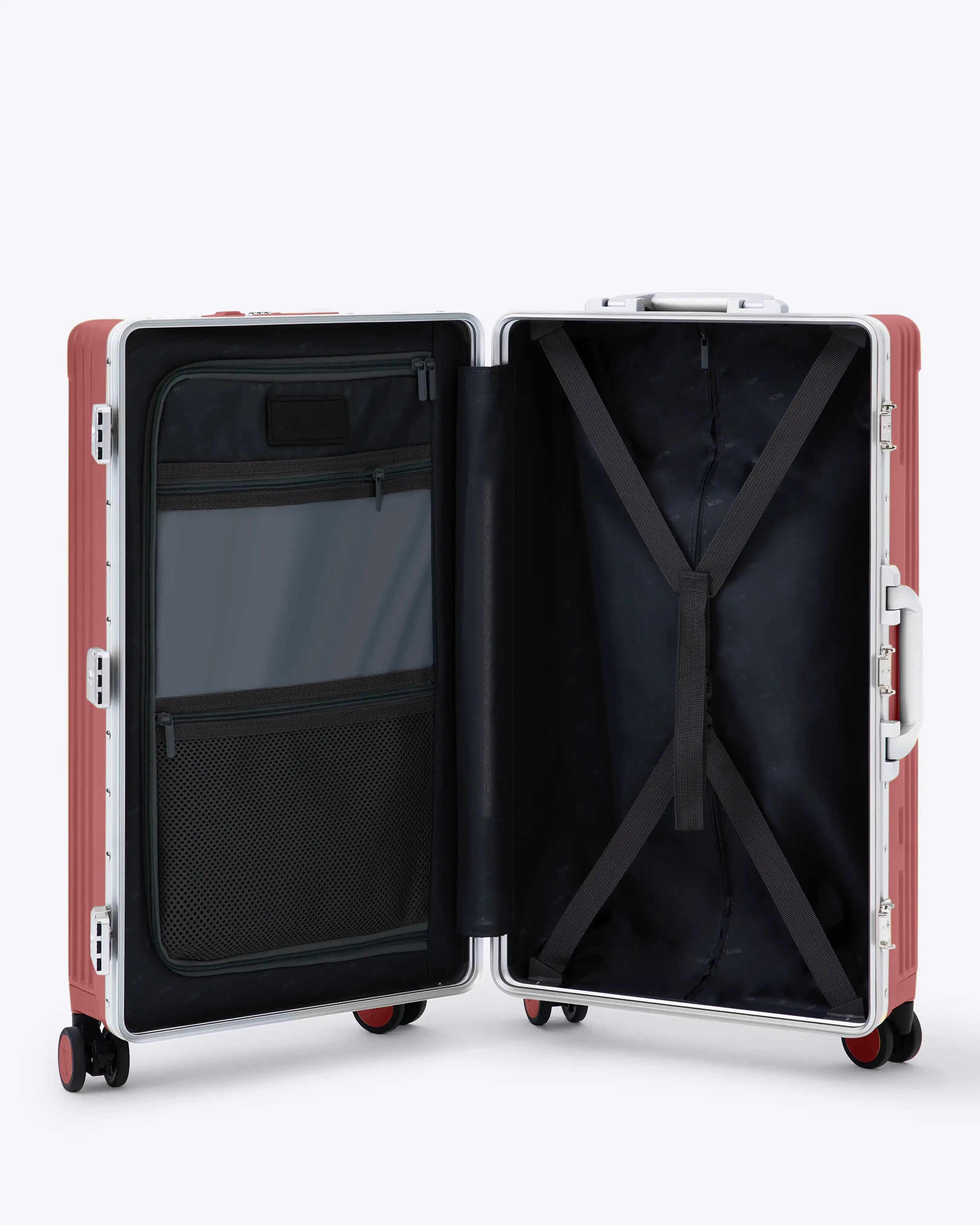 Check-In: All-In-One 28"