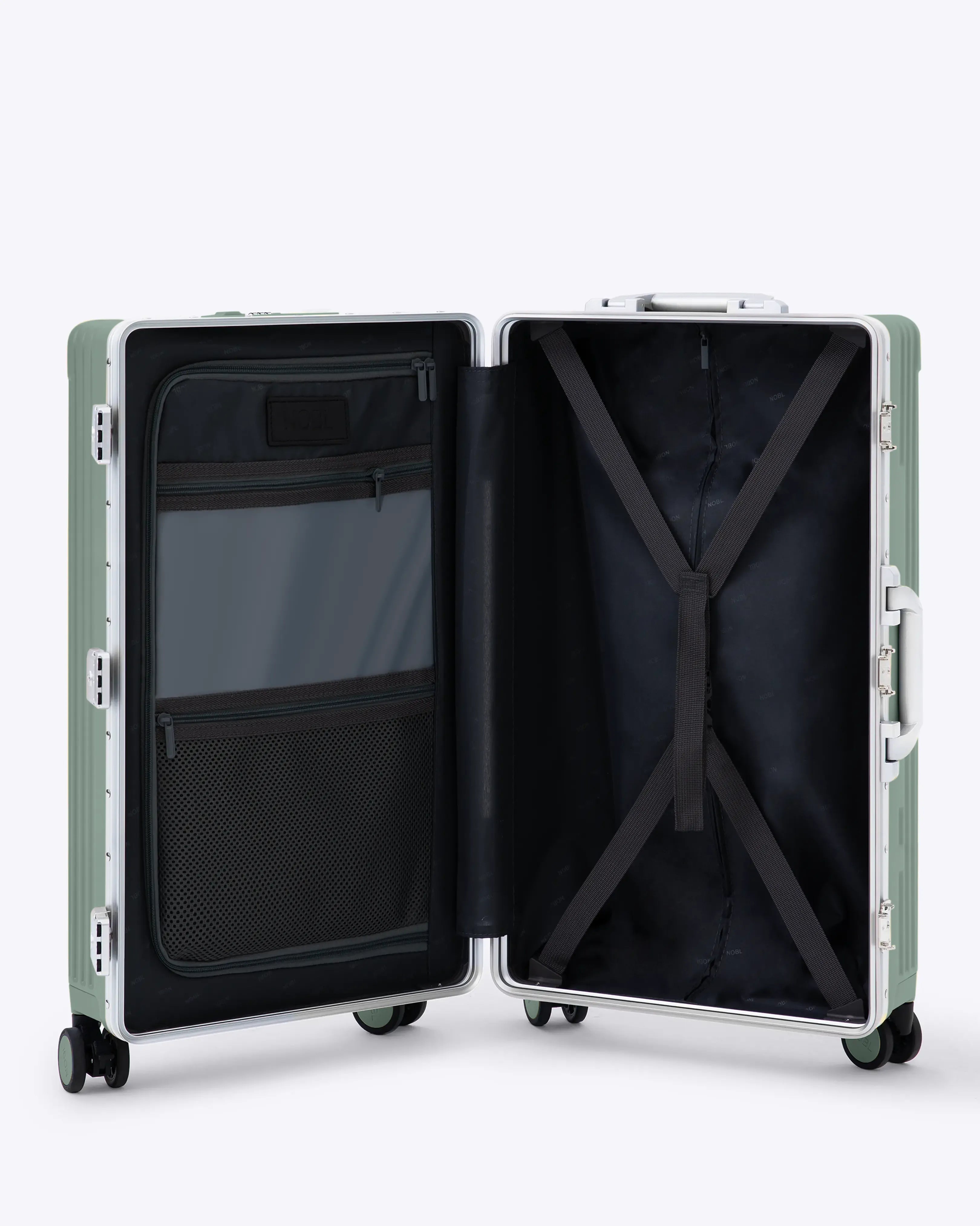 Check-In: All-In-One 28"