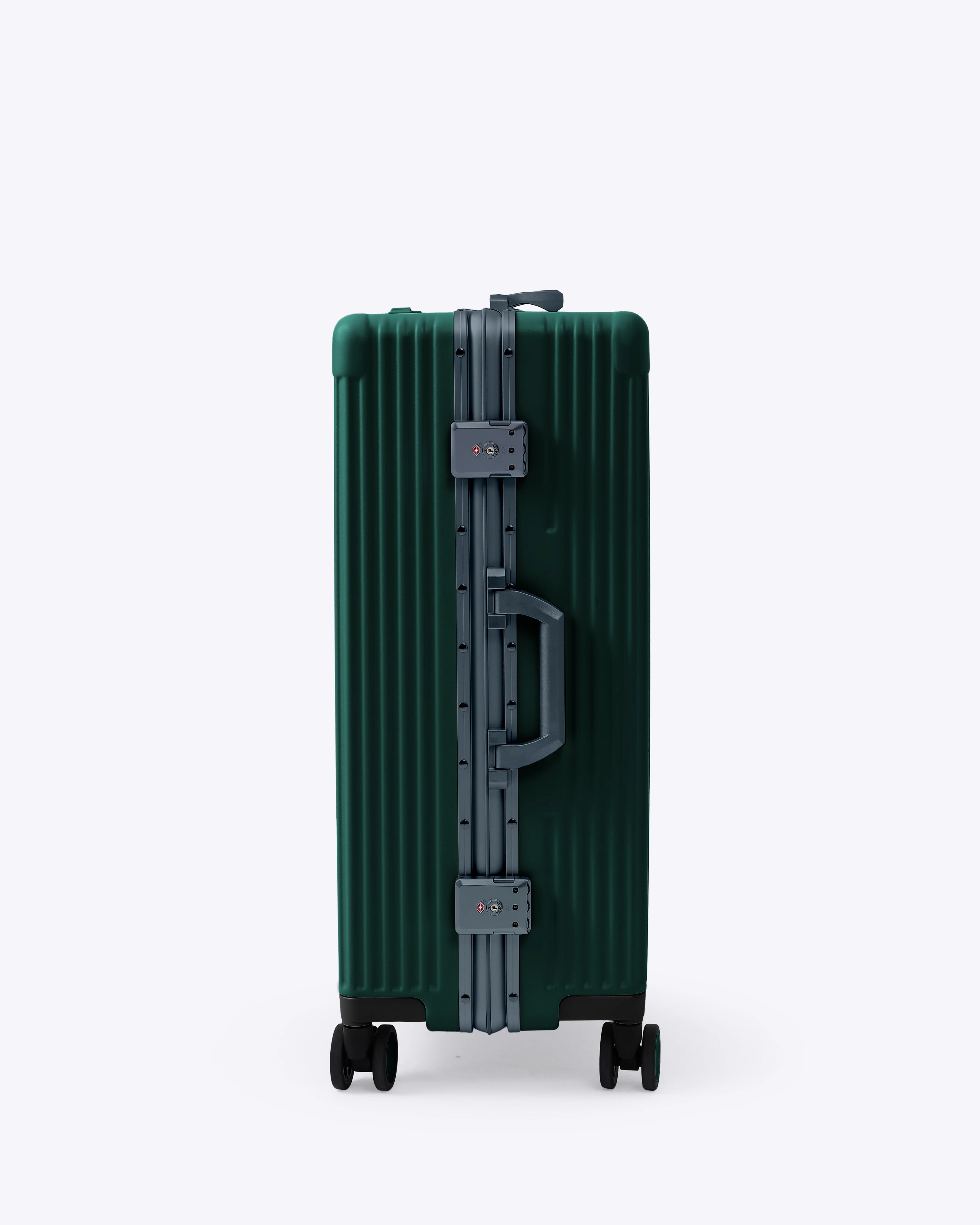 Check-In Medium: All-In-One 24"
