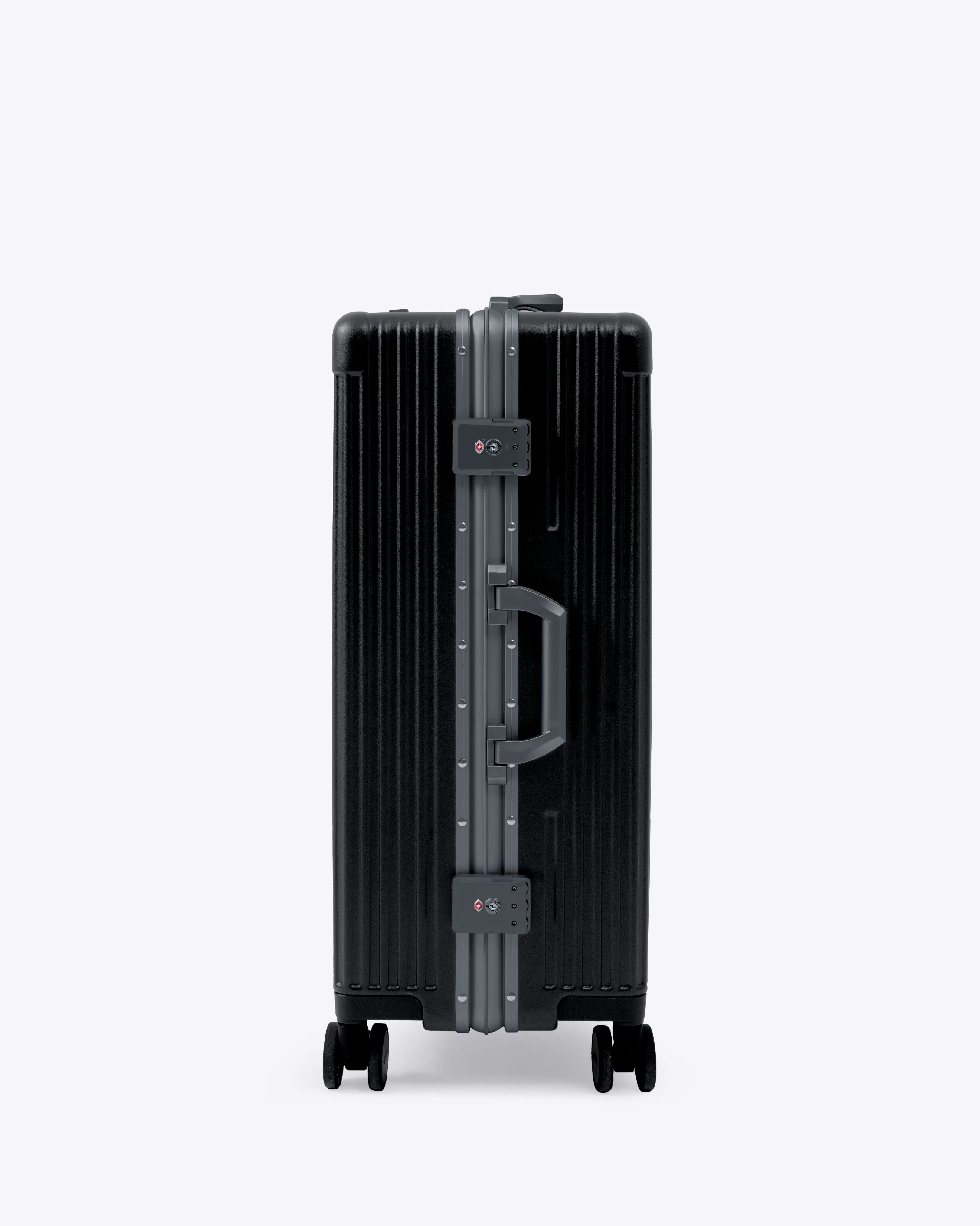 Check-In Medium: All-In-One 24"