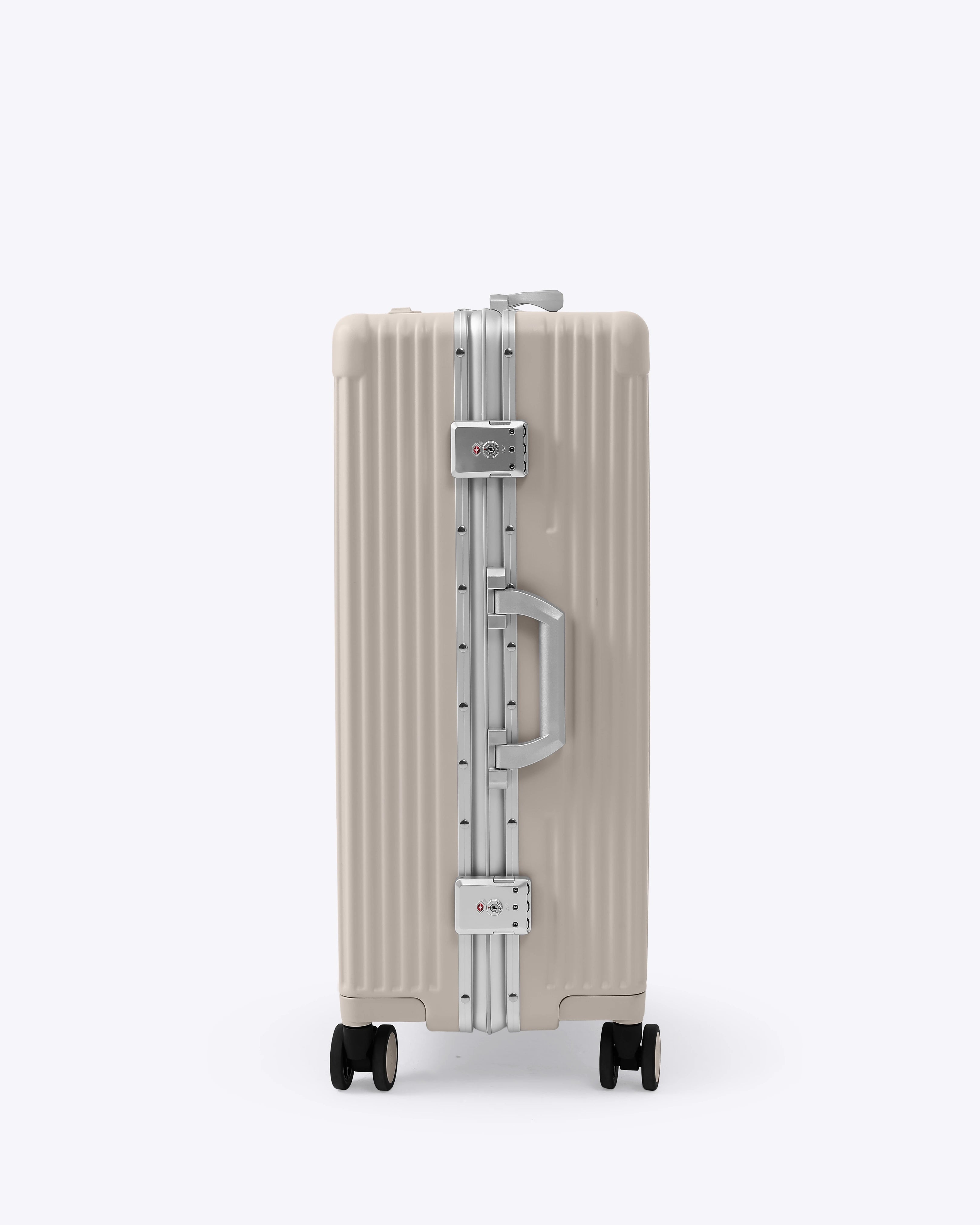 Check-In Medium: All-In-One 24"