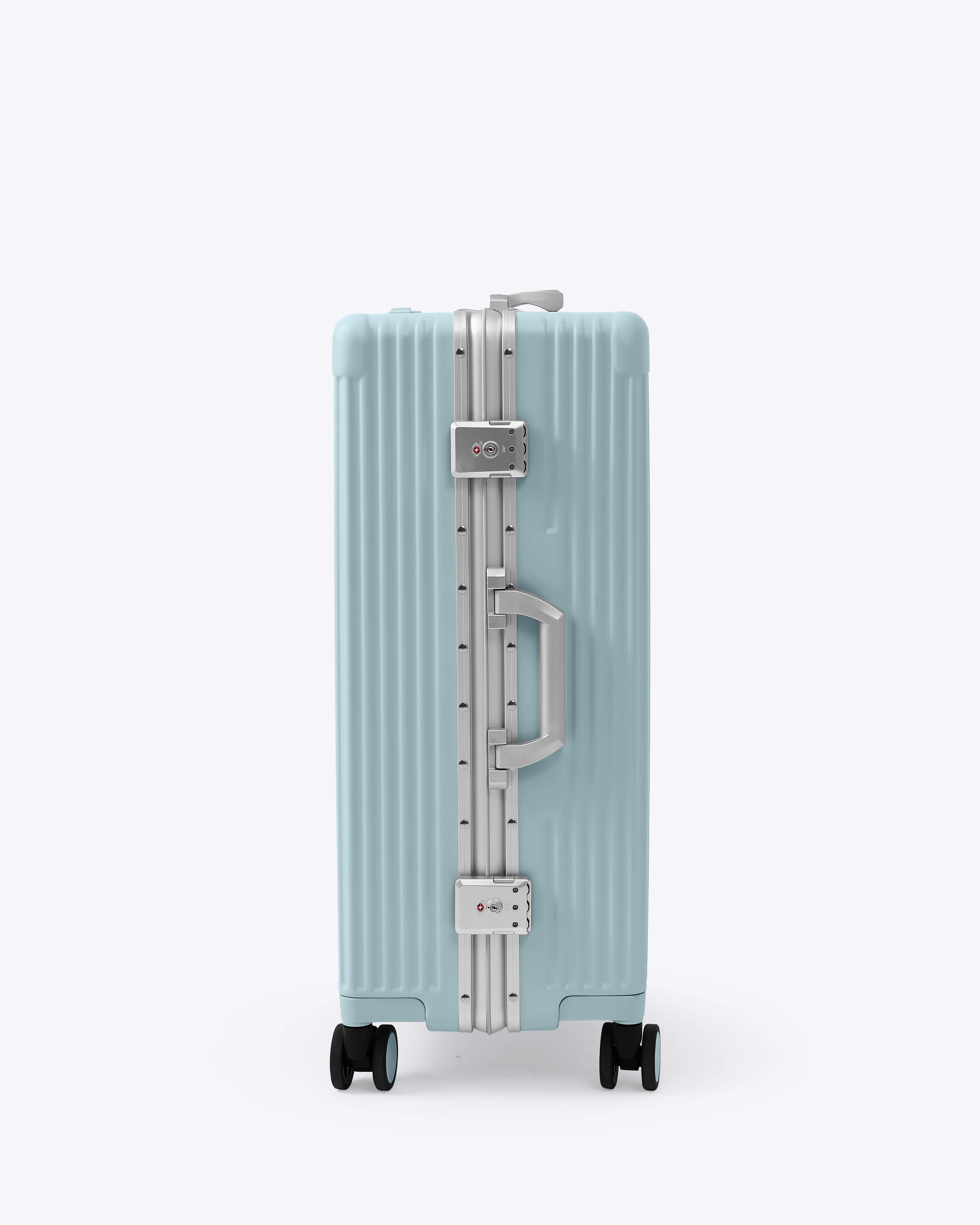 Check-In Medium: All-In-One 24"