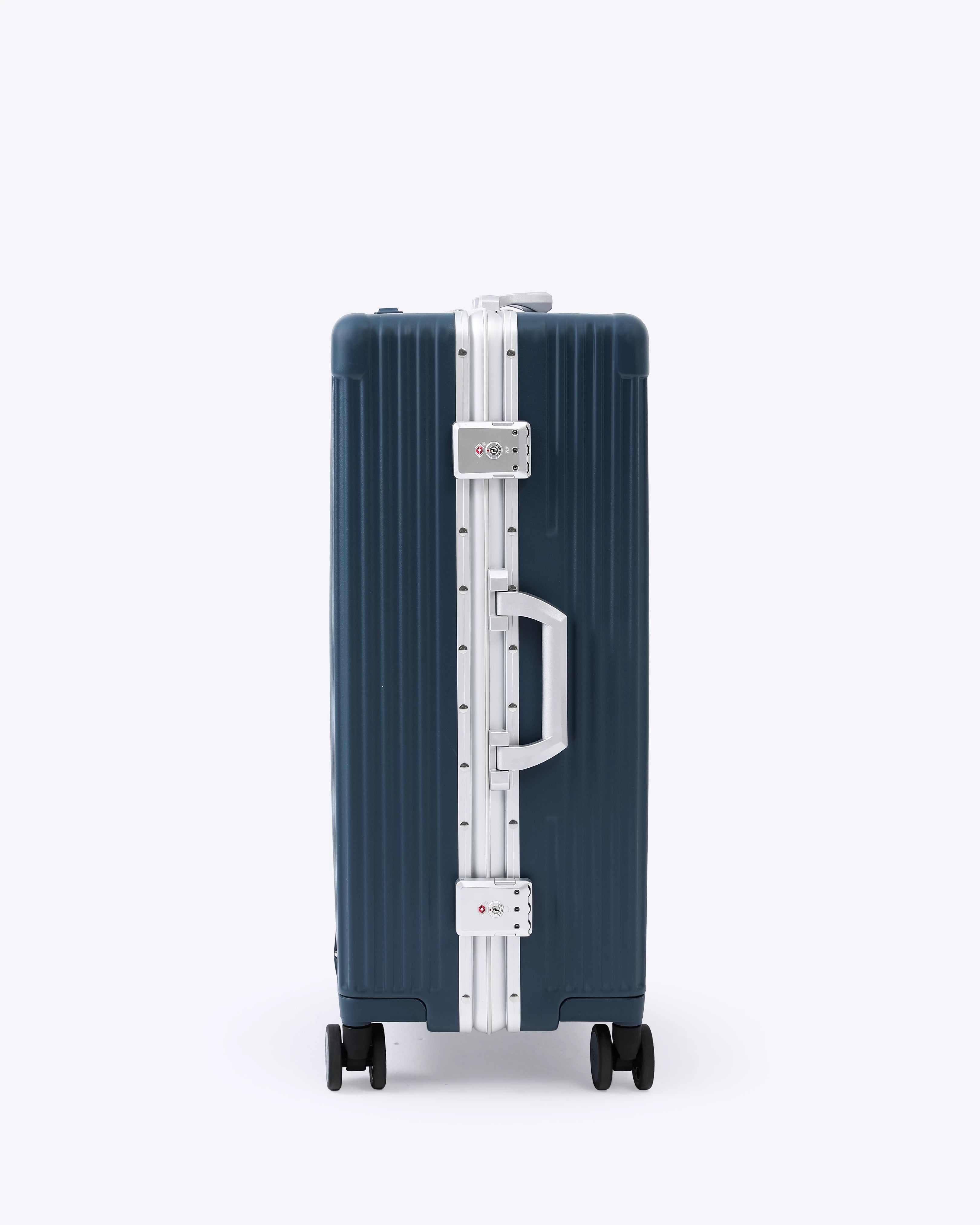 Check-In Medium: All-In-One 24"
