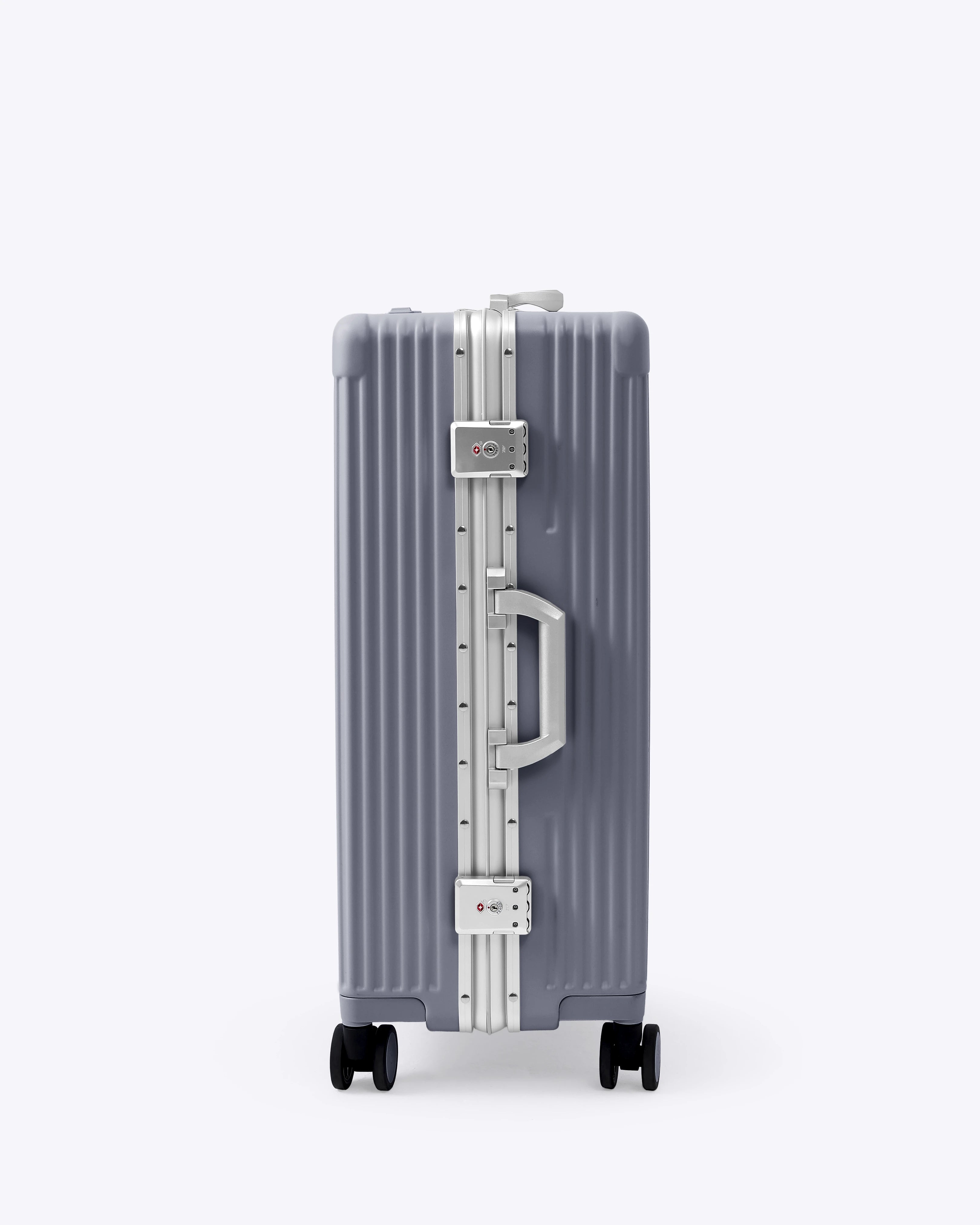 Check-In Medium: All-In-One 24"