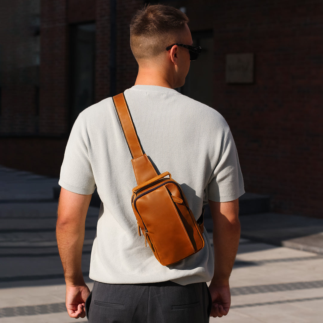 Leander Crossbody