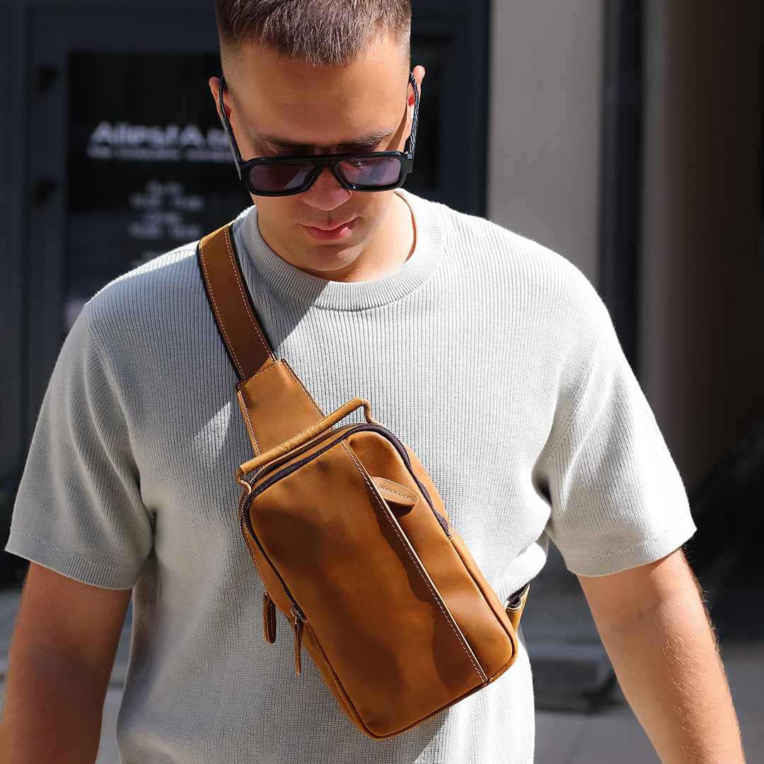 Leander Crossbody